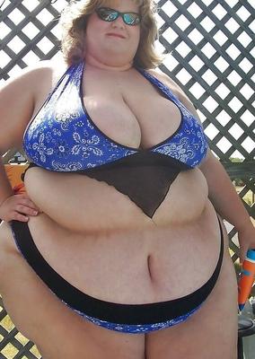 Cutie SSBBW en la piscina