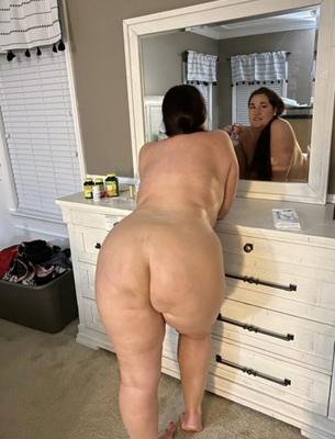 chubby slut Stacy with her sexy azz