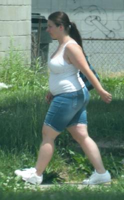 SUPER HOT Plump Chubby Belly Street Girl TIGHT JEANS