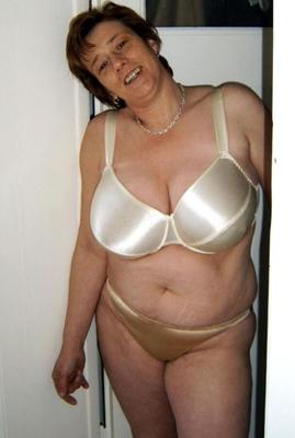 Gros seins en soutien-gorge