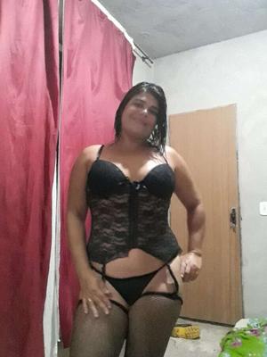 Dayanne Posando em Lingerie BBW QUENTE