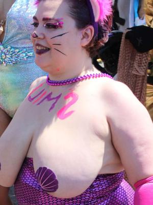 Mujeres gorditas sexys 325 (Chicas tetonas en el desfile de sirenas BBW)