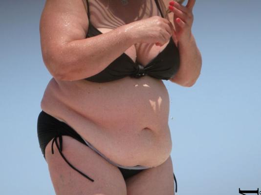 BBW Beach Voyeur (Huge Belly Samples)