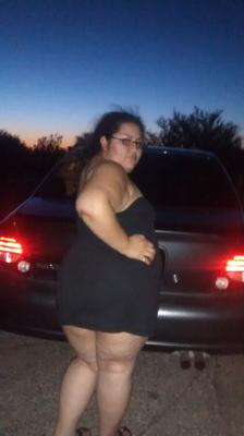 esposa bbw siendo traviesa afuera