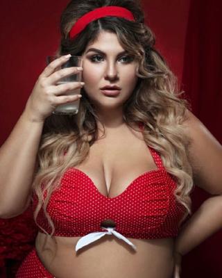 Britnee Rochelle - modelo plus size do Instagram