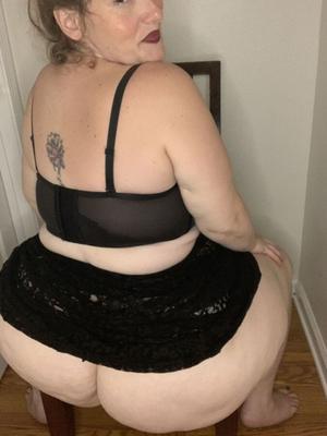 BBW Butterface avec un cul gigantesque