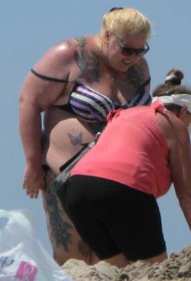 SSBBW CHOQUE em uma praia