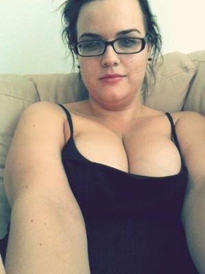 Fille sexy aux gros seins