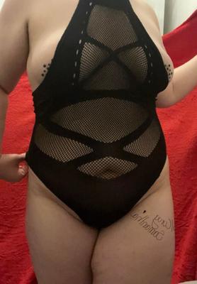 Heiße Bilder von u/CurvySamantha (BBW, Dessous)