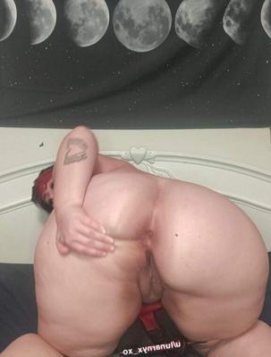 BBW Gótica con un culo enorme