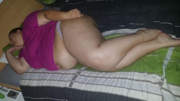 Mi esposa gorda durmiendo