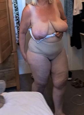 Quelques autres photos de ma femme BBW