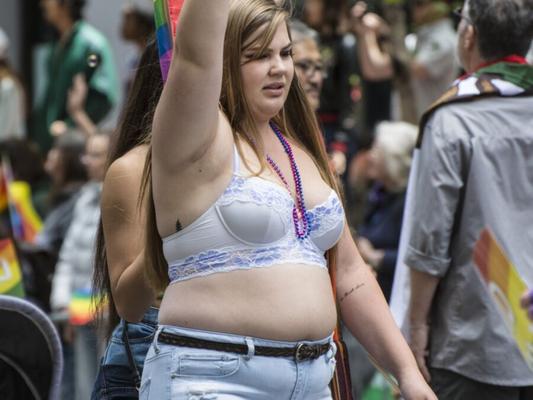 Sexy chubby women 324 (Beauties on Pride Parade BBW)