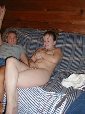 Cute Chubby Lesbo Couple