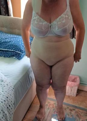 BBW granny wife G Bra and Size  panties edition