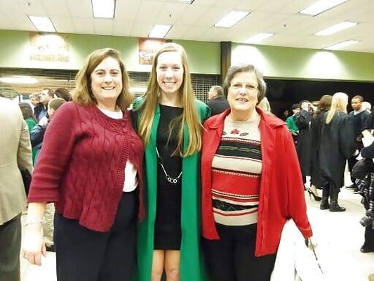 Madre Kristi, hija Megan, abuela Joyce.