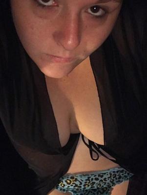 Mon amie Mistique (Veuillez vous abonner à ses OnlyFans)