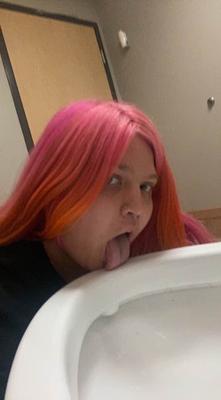 Fat toilet pig whore Kenna for exposing and degrading