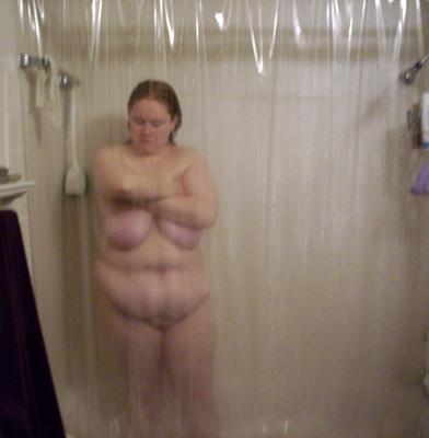 kate  in shower