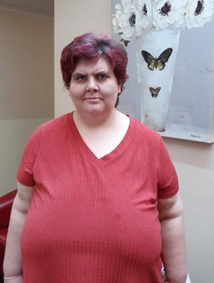 This Large Breasted Woman Never Wears A Bra