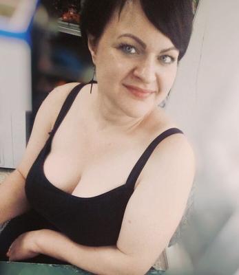 Yulia puffy brunette wife from Altayskoy in Russia