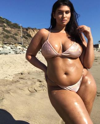 BBW Latecia Thomas Bikini-Special