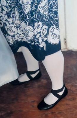 Wife&#;s White tights, black flats for NL comments