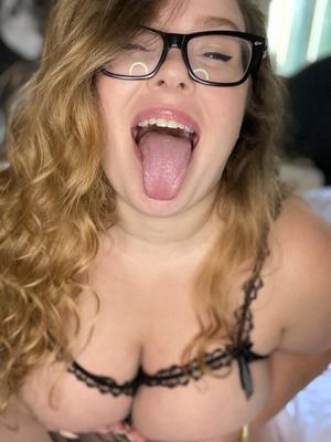 Luna Lark Enorme Culo Belleza BBW con Gafas Fotos Calientes Mixtas