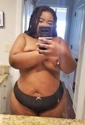 Tampa Ebony escorte épaisse à ventre épais - seins cul