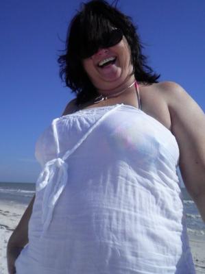 BBW Bikini se desnuda al aire libre y dentro!