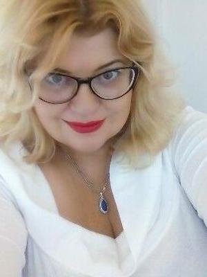 BBW mature blonde Larisa from Kiev in Ukraine