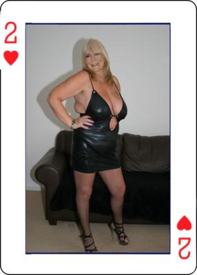 Playing Cards Slut Wife aime le sperme dans sa chatte