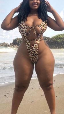 GRANDE MAMA (PHAT GUETO BOOTY)