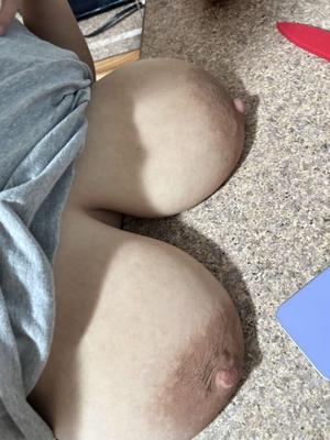 Amazing saggy udders!