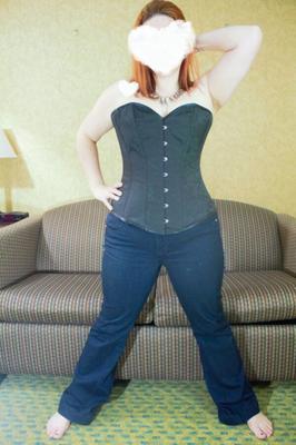 Bande de corset de femme poilue