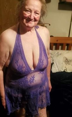 My  yo beautiful saggy slut wife....damn i love her