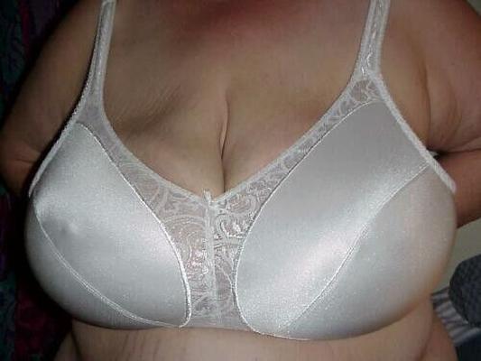 BBW Mature Gros Seins (pas de visage)