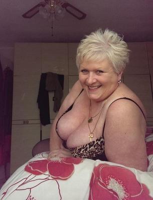 Mature BBW MILF Juteuse Gingembre Joolz