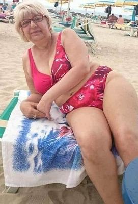 BBW Beach Granny    N/N