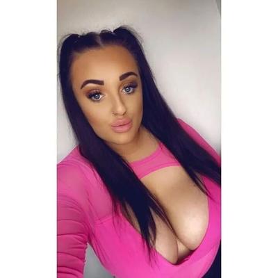 British UK chav slut Bethany fat tits