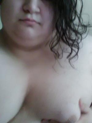 Fat Tranny Sissy Slut quiere ser expuesta