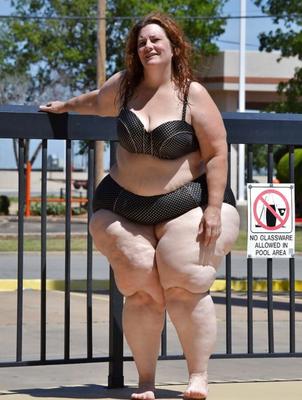 Reife BBW im Bikini