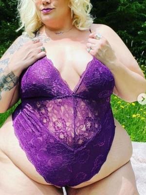 Qui est ce SSBBW BBW BLONDE Bateau de rêve Gros Cul