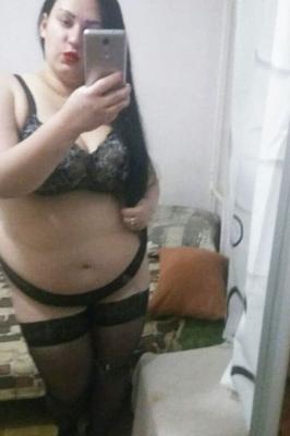 BBW morena ucraniana Nadia con un culo maravilloso hecho un montón de