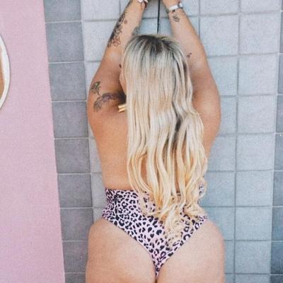 SBBW Puta Loira Grávida Claudia Enormes Úberes De Vaca