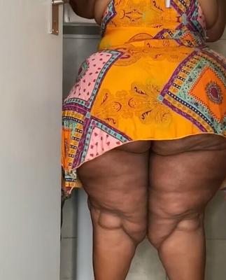 Real Big African Booty - Gugu N her Friends