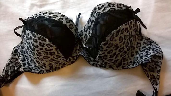 Panty Raid On Chav Cunts Bedroom Bra Cummed & Dildo Found