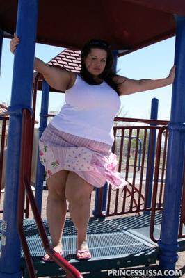 BBW Lissa at park