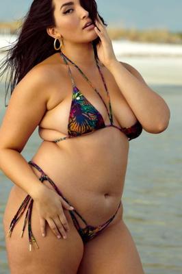 plus size curvy % Yumi