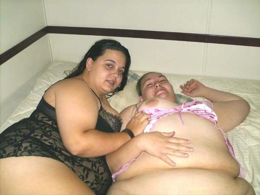 Leah and Jenn,two bbw girls making lesbian love